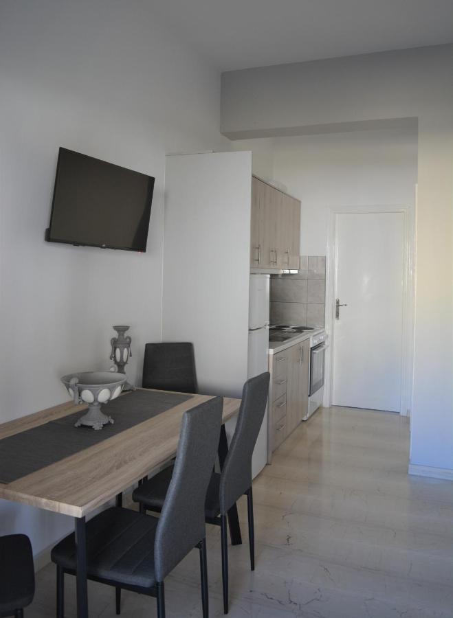 Anezinas Place Apartment Perissa  Ngoại thất bức ảnh