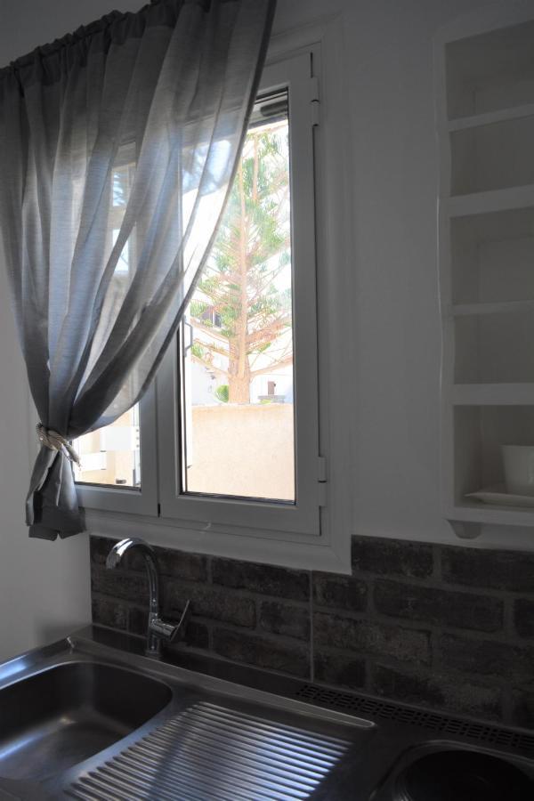 Anezinas Place Apartment Perissa  Ngoại thất bức ảnh
