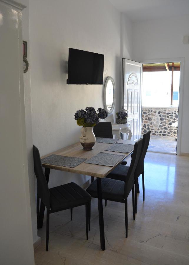 Anezinas Place Apartment Perissa  Ngoại thất bức ảnh