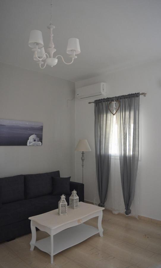 Anezinas Place Apartment Perissa  Ngoại thất bức ảnh