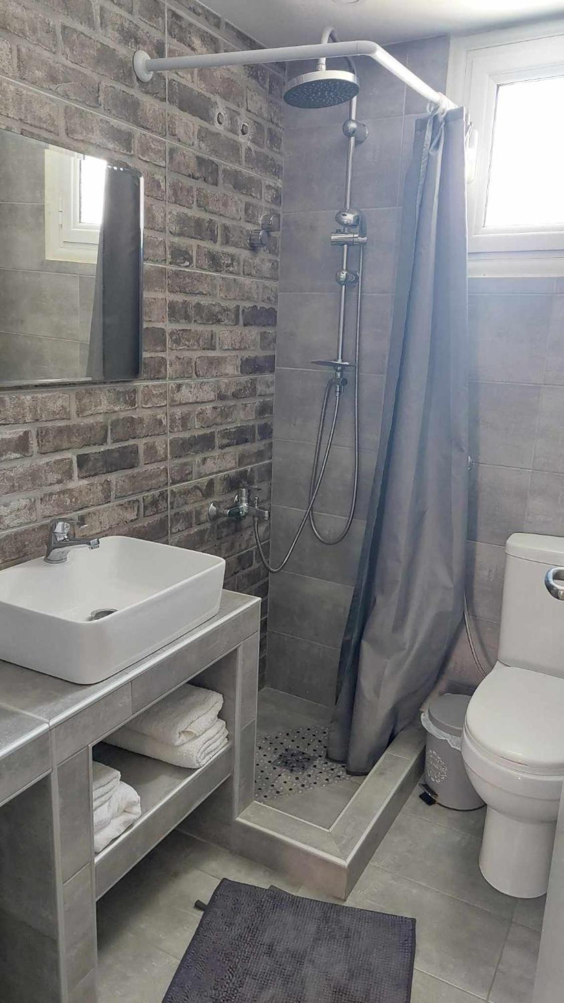 Anezinas Place Apartment Perissa  Ngoại thất bức ảnh